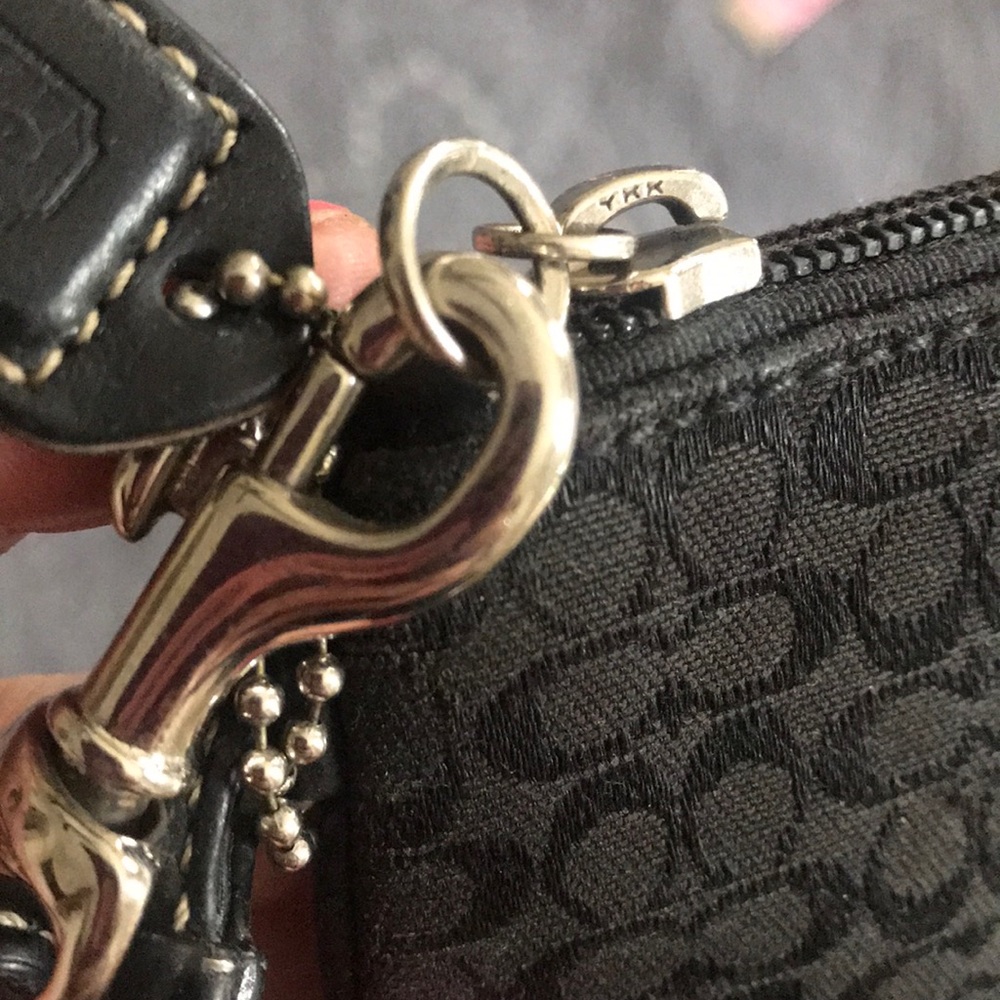 Coach wristlet - Picture 2 of 8